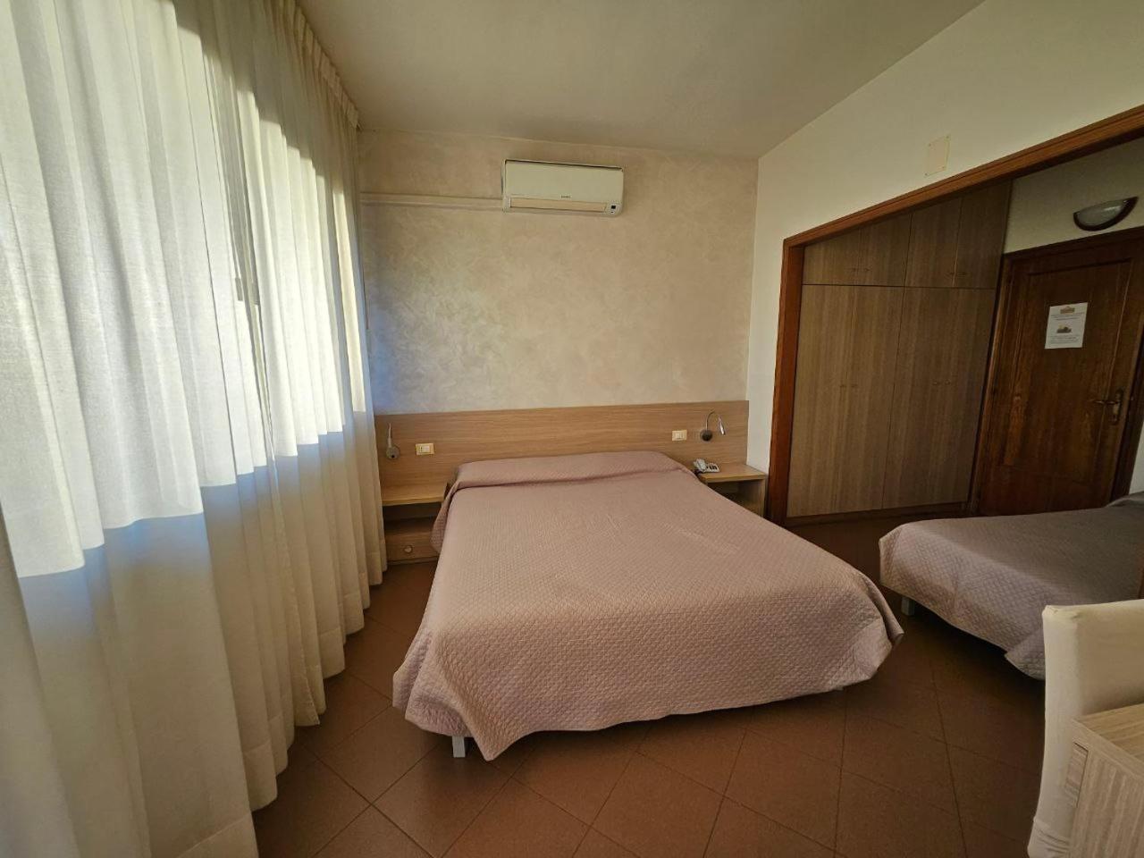 Albergo Nyers Perugia Ngoại thất bức ảnh