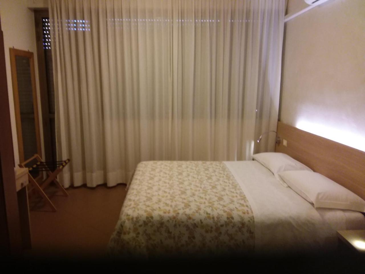 Albergo Nyers Perugia Ngoại thất bức ảnh
